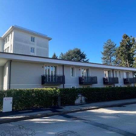 Bis Hotel Varese Bagian luar foto