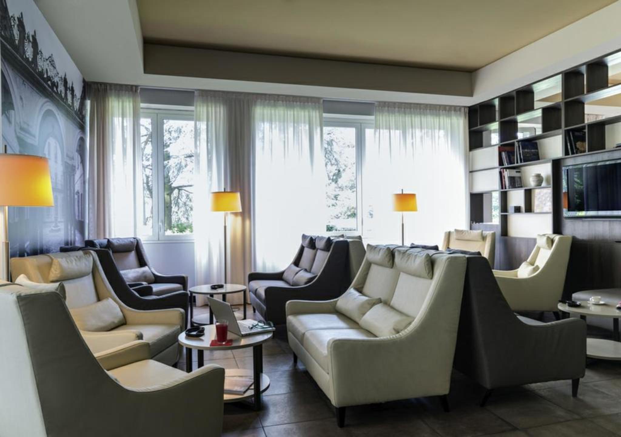 Bis Hotel Varese Bagian luar foto