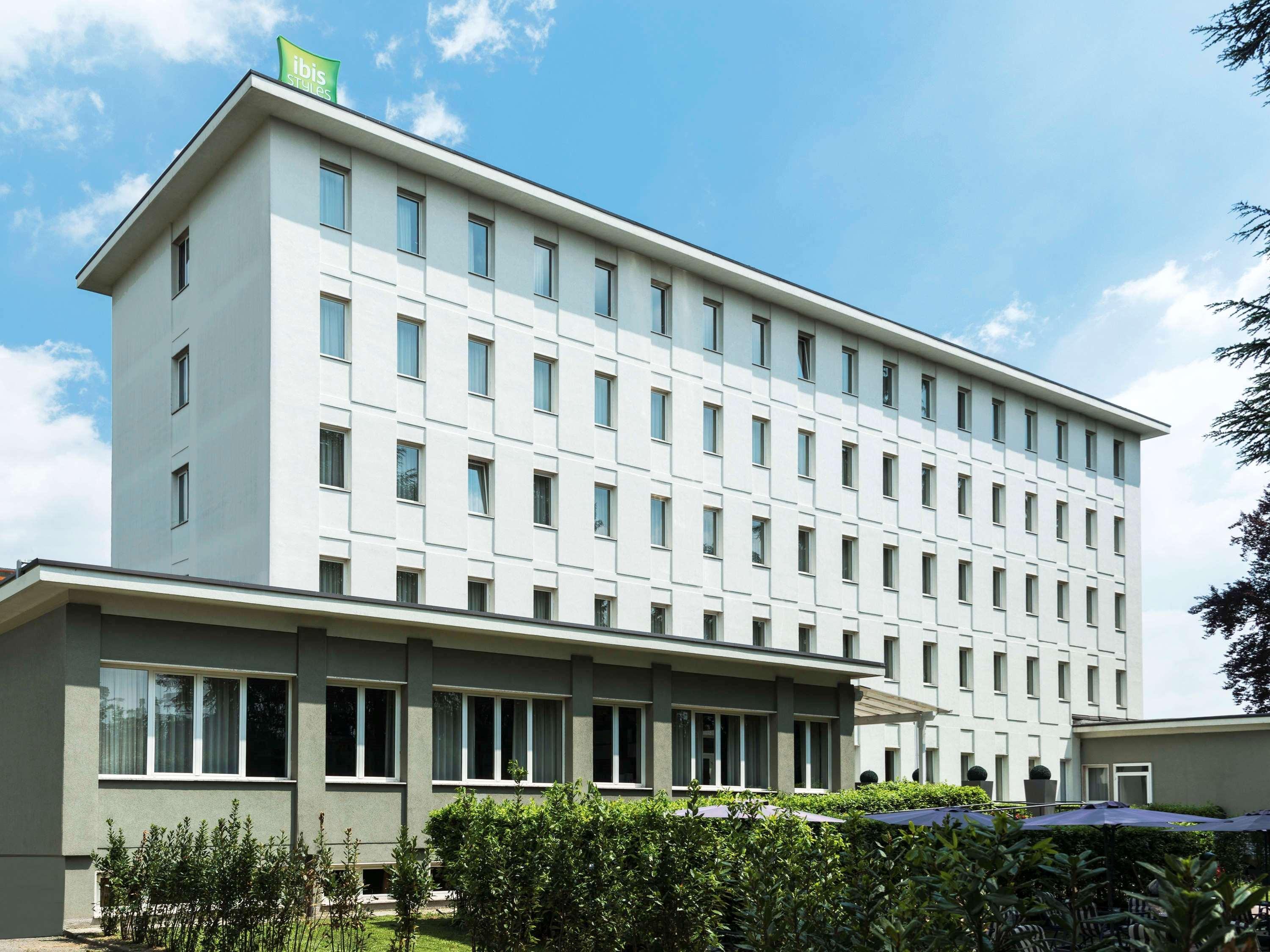 Bis Hotel Varese Bagian luar foto