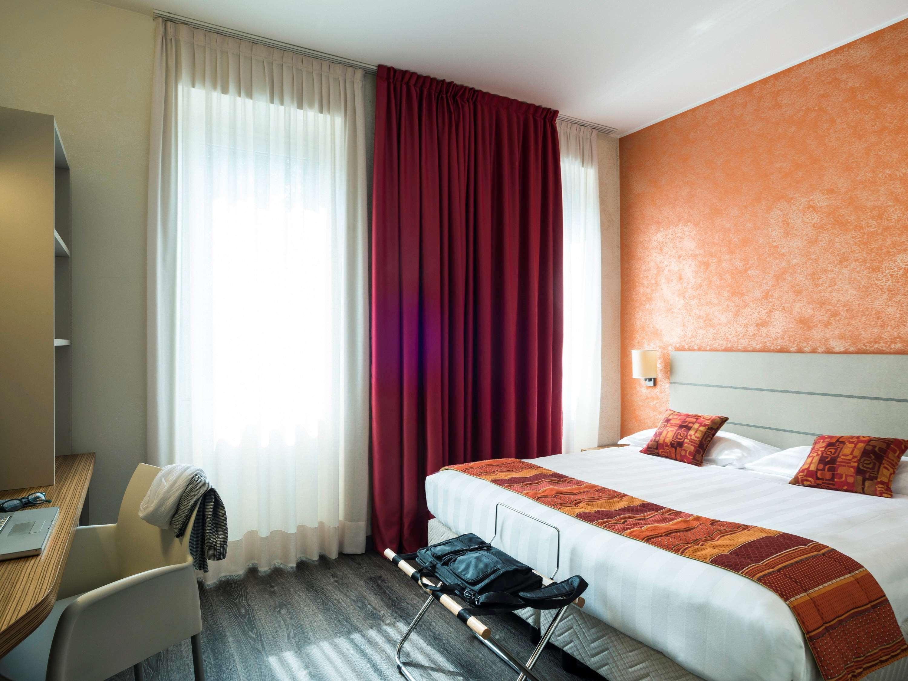 Bis Hotel Varese Bagian luar foto
