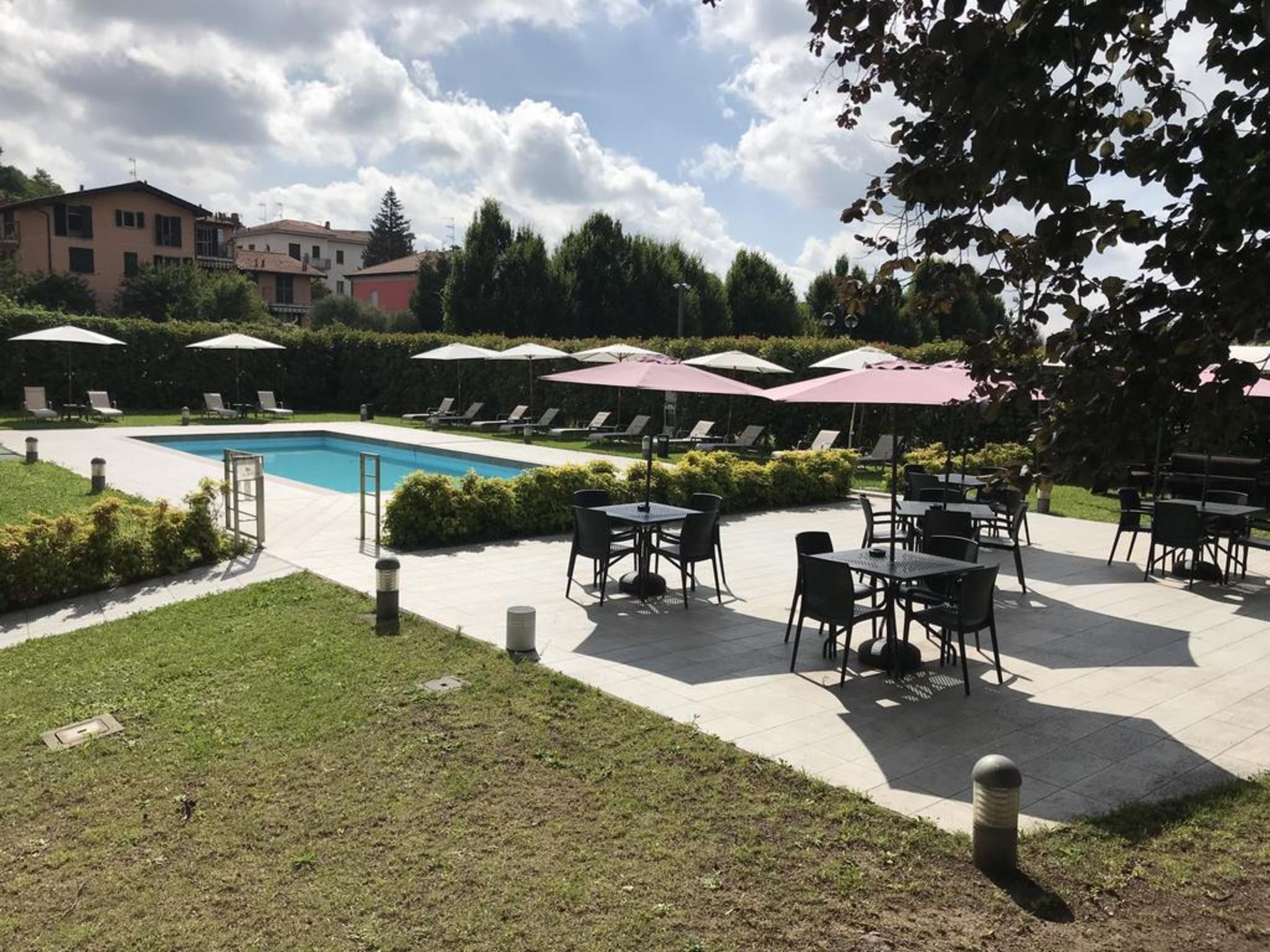Bis Hotel Varese Bagian luar foto