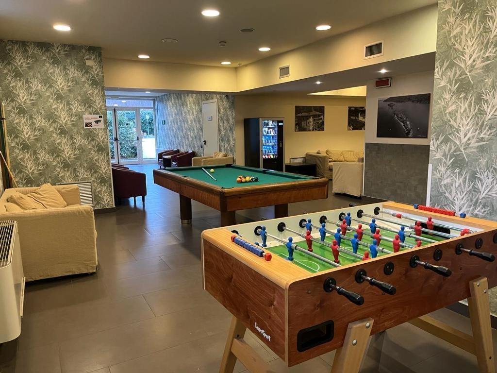 Bis Hotel Varese Bagian luar foto