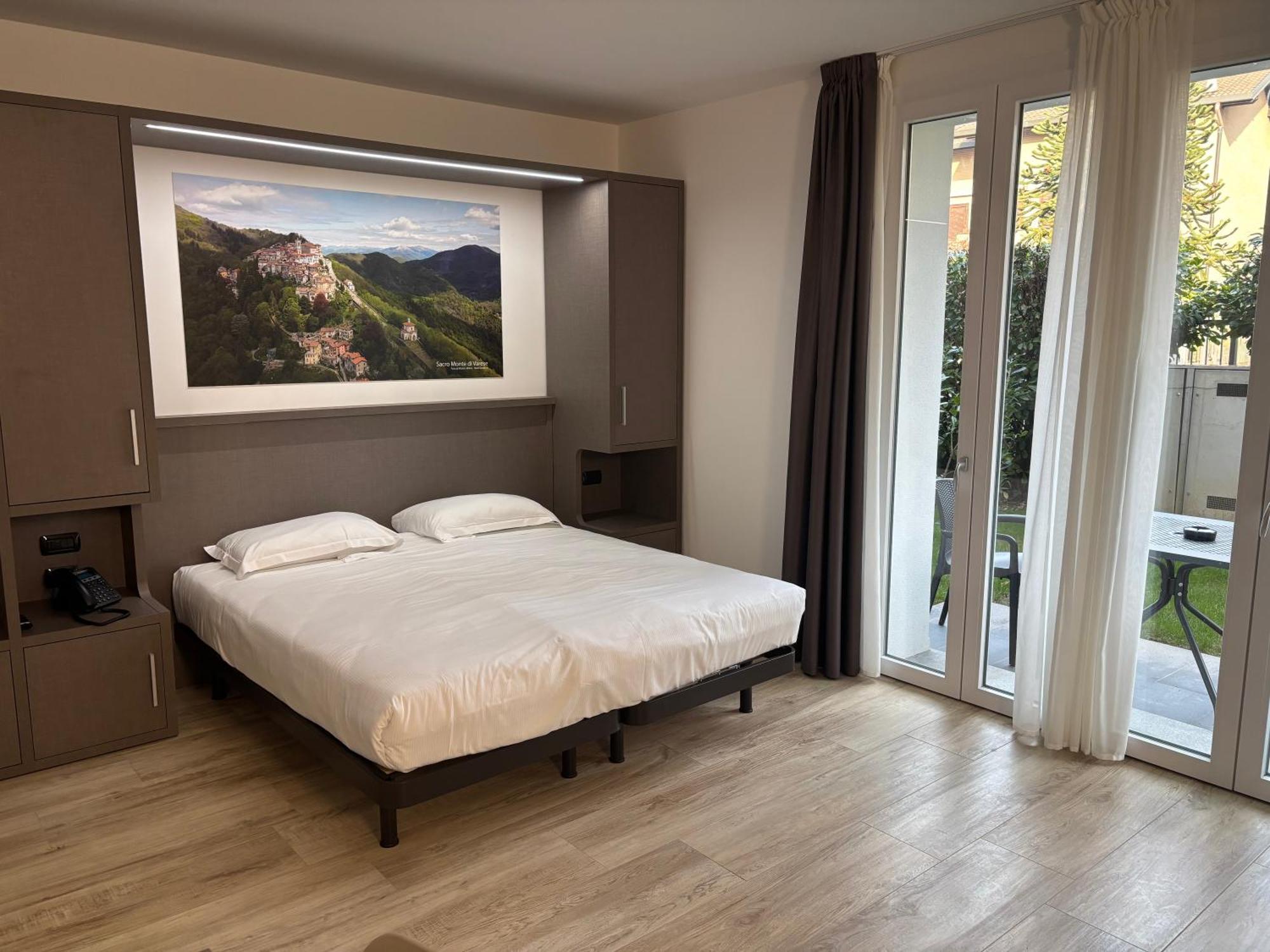 Bis Hotel Varese Bagian luar foto