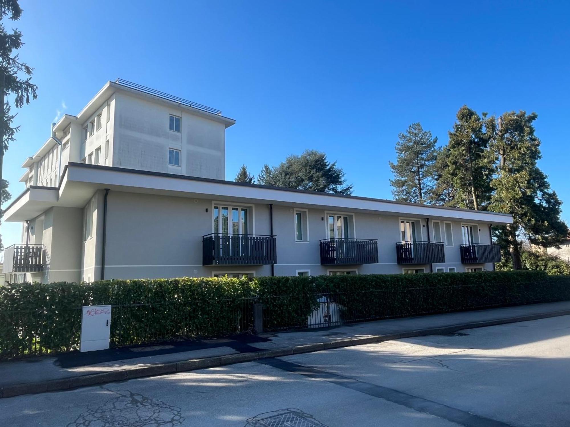 Bis Hotel Varese Bagian luar foto