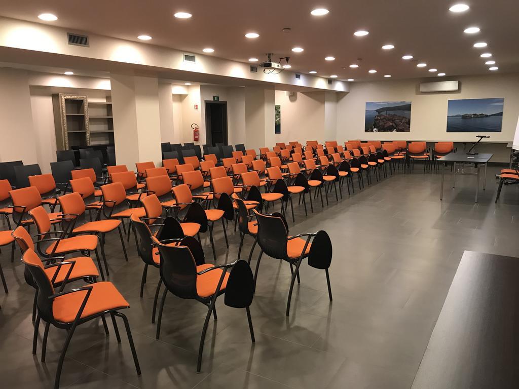 Bis Hotel Varese Bagian luar foto
