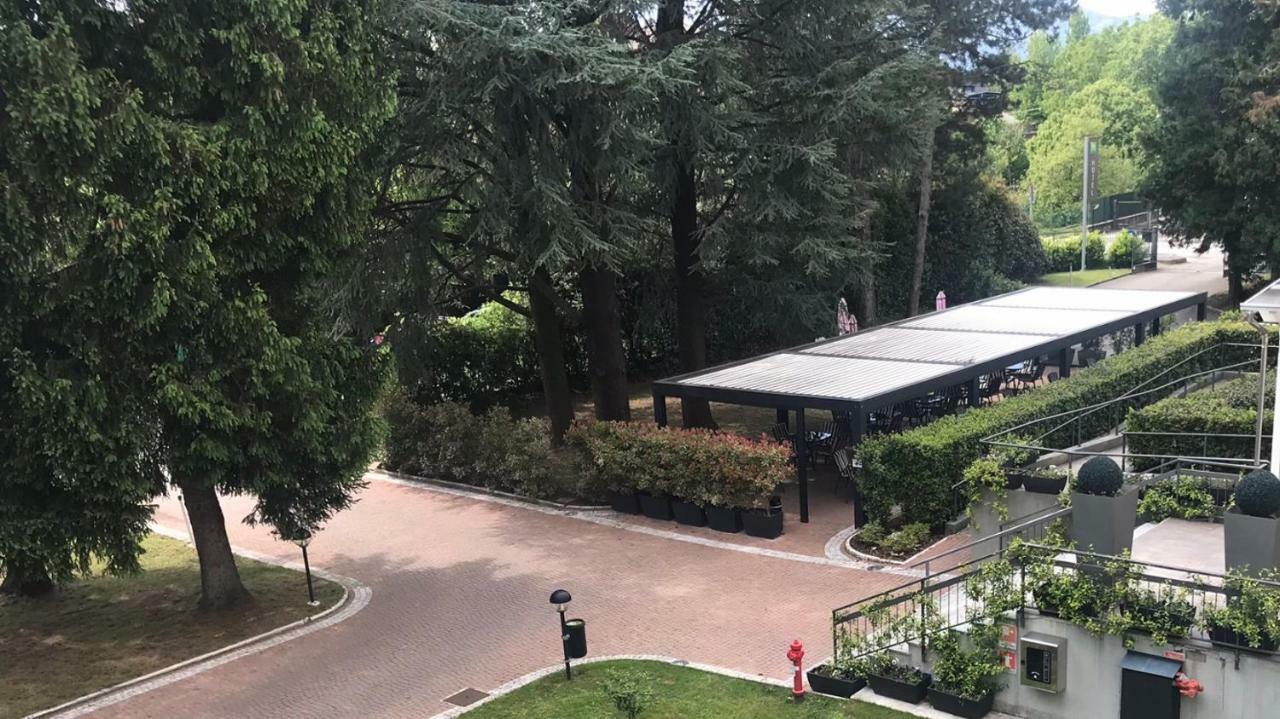 Bis Hotel Varese Bagian luar foto
