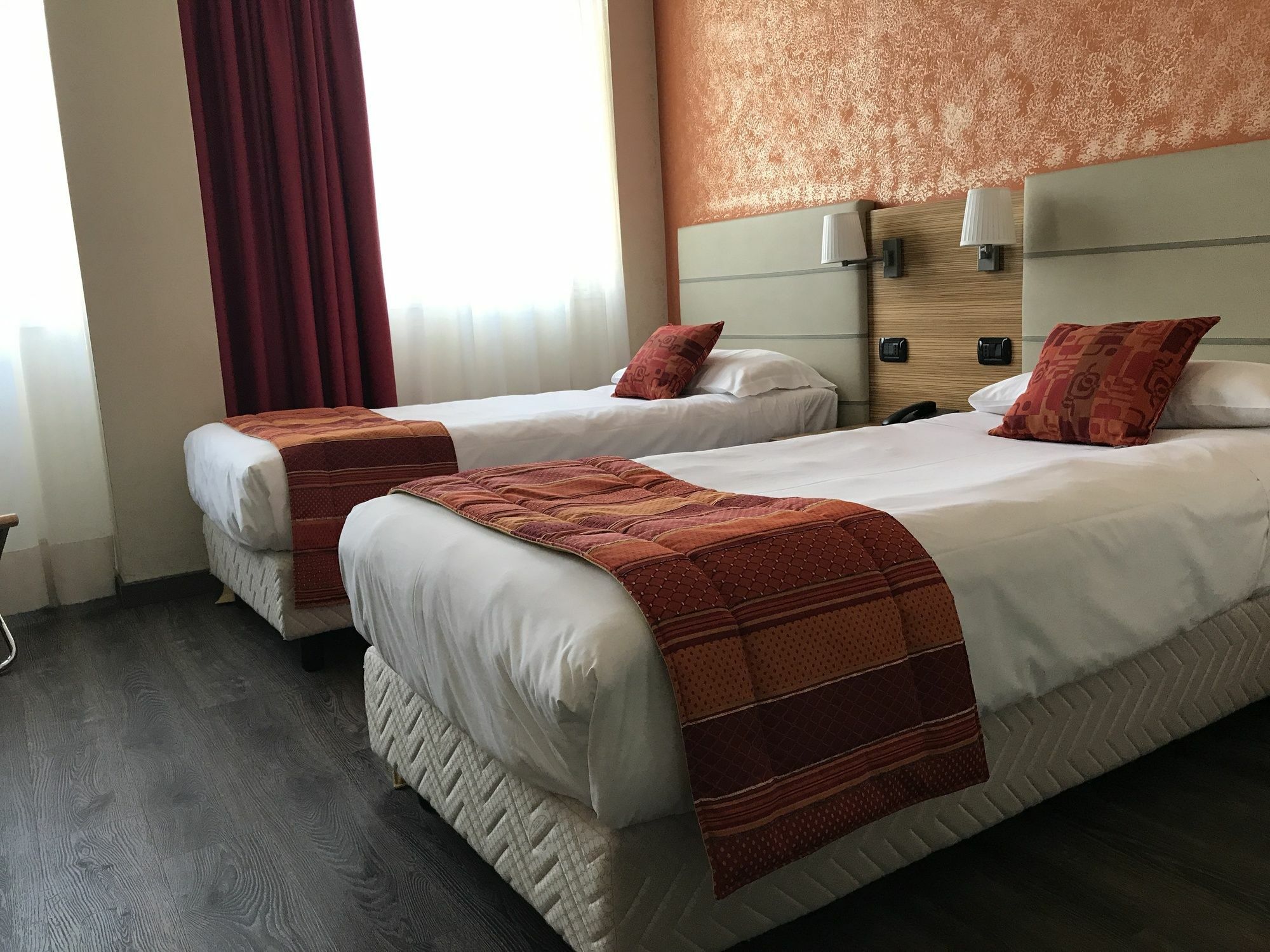 Bis Hotel Varese Bagian luar foto